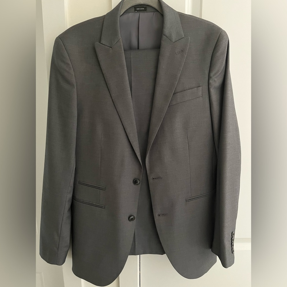 JF Ferrar Mens Gray Suit 38R 30/30 Pants